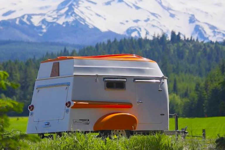 The American Dream: A Retro-Inspired Trailer With A Rowboat Roof